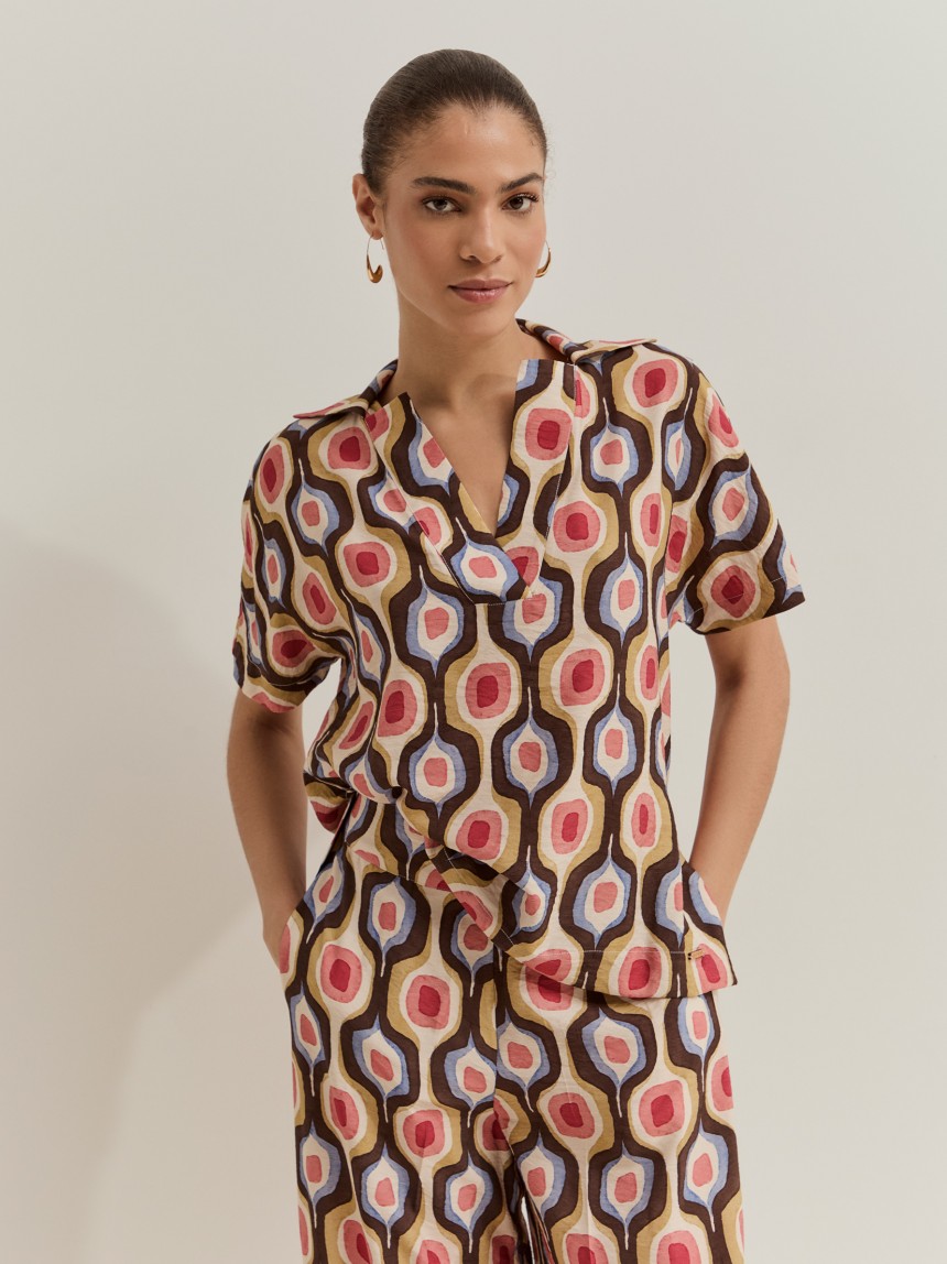 Blusa com estampado geom�trico