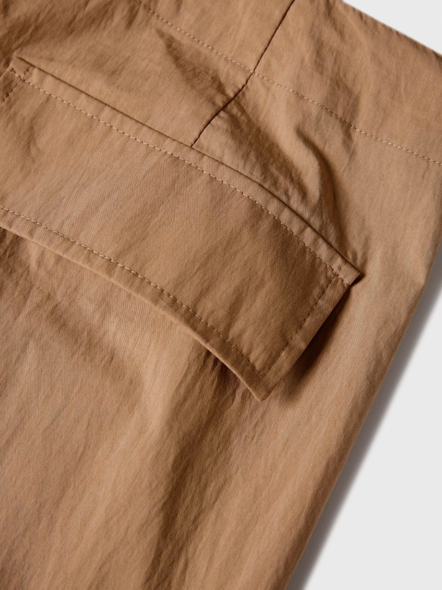 Pants with cargo pockets