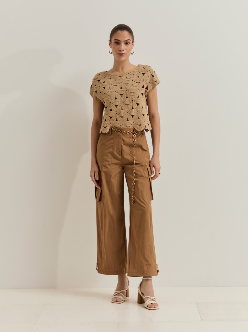 Pants with cargo pockets