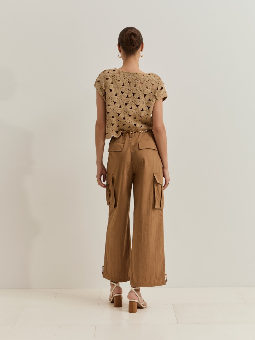 Pants with cargo pockets