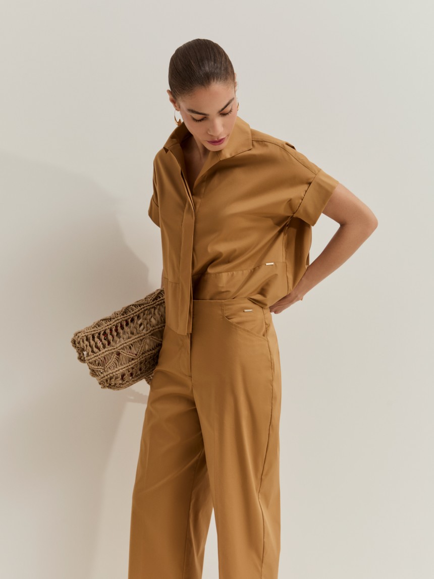 Wide-leg trousers