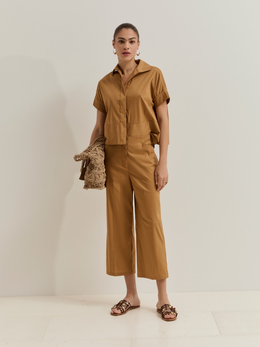 Wide-leg trousers