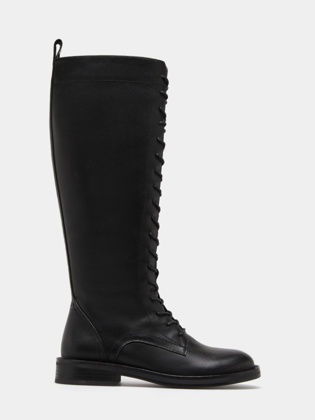 Bota de cano alto em pele - Image product