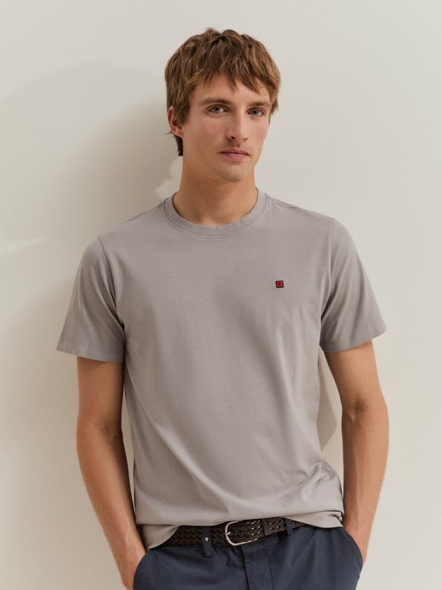 T-shirt b�sica de algod�o