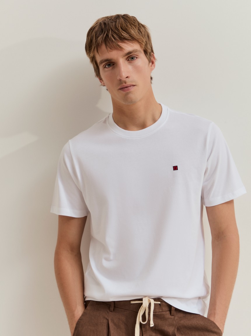 T-shirt b�sica de algod�o