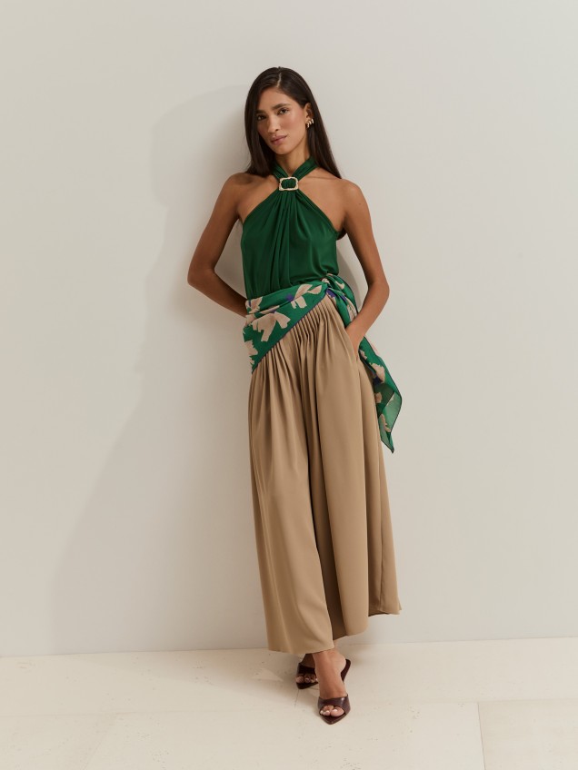 Calças wide leg com pregas