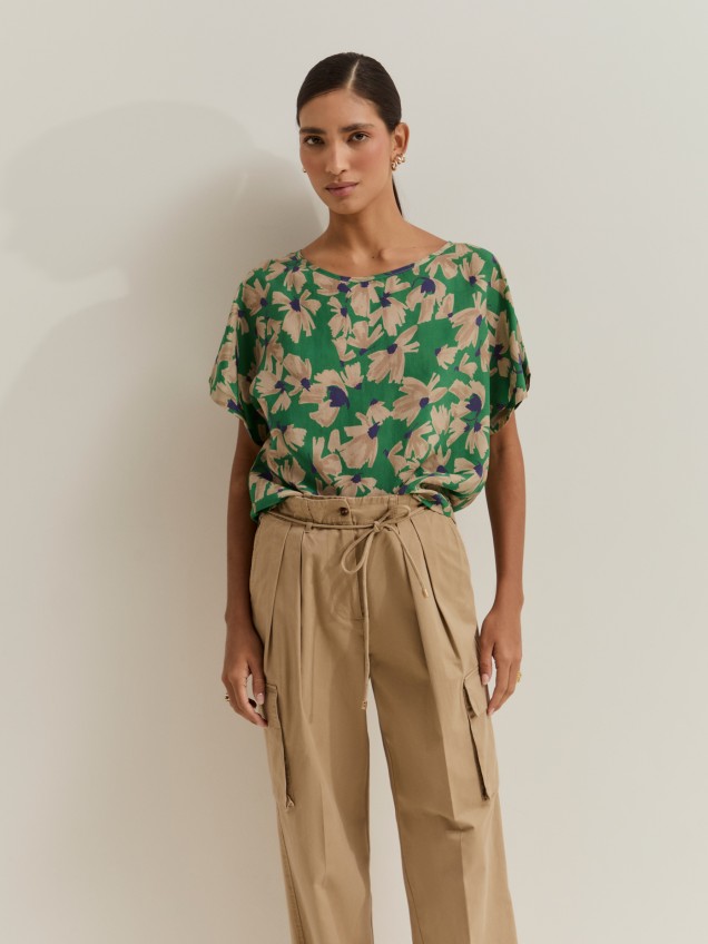 Blusa floral em liocel