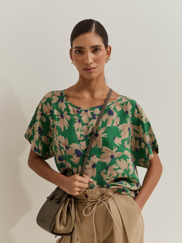 Blusa floral em liocel