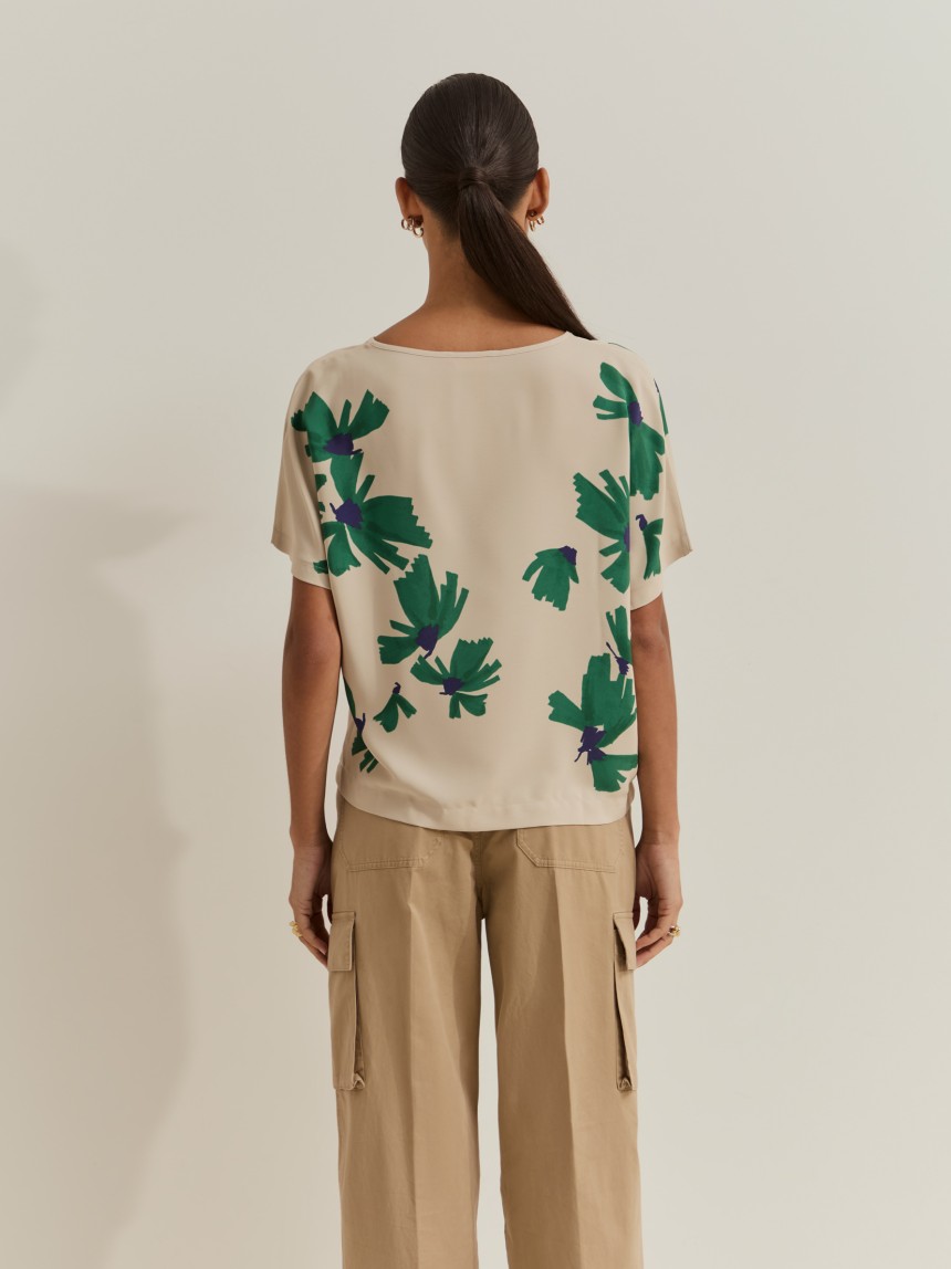 Blouse with floral pattern