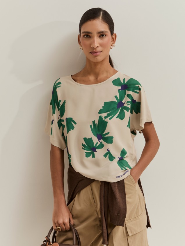 Blusa com padr�o floral