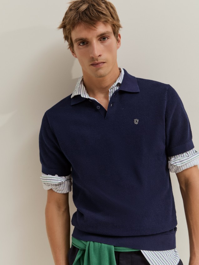 Polo de malha texturizada