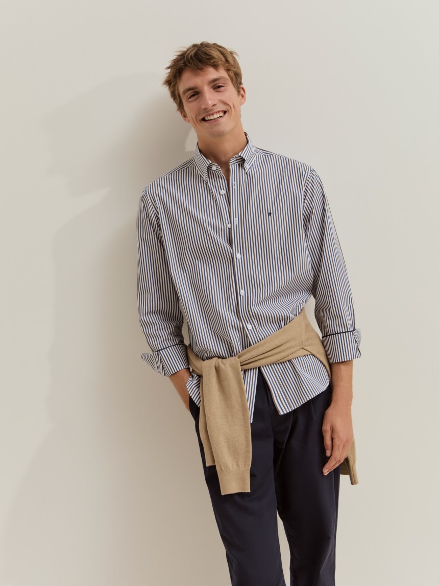 Camisa regular fit �s riscas