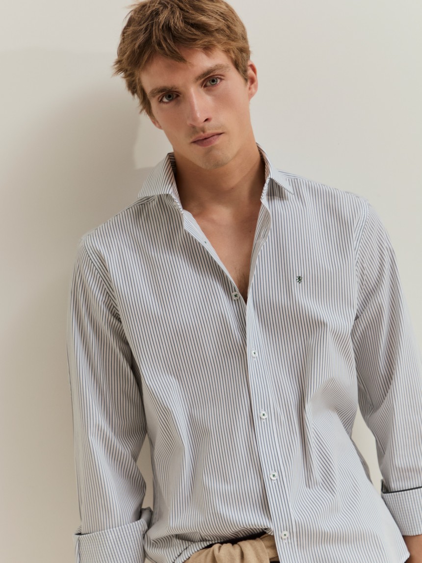 Camisa de corte regular a rayas