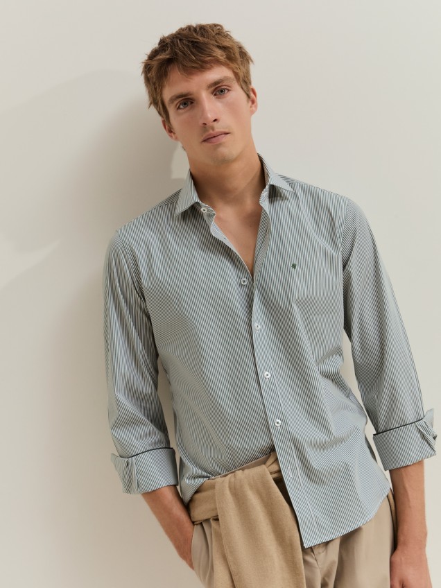 Slim-fit striped shirt
