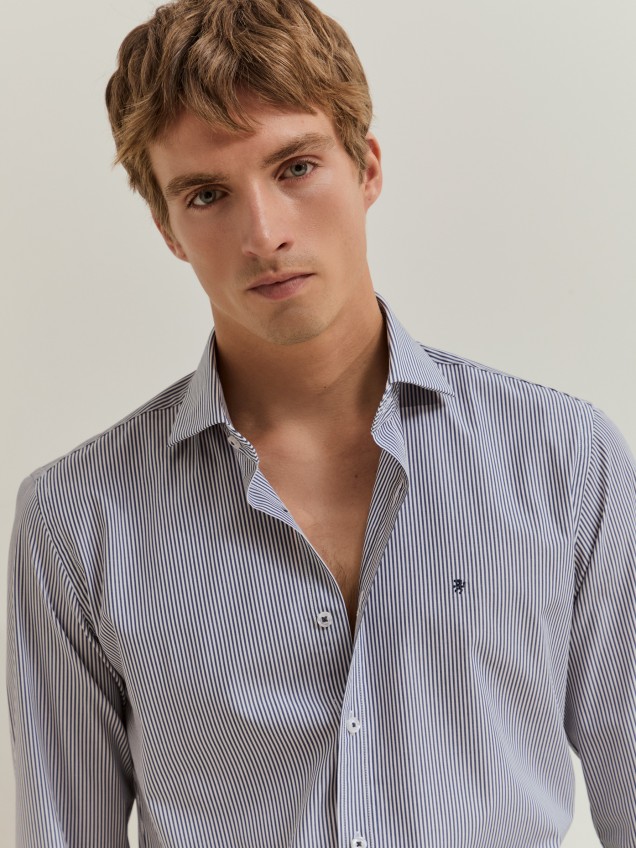 Slim-fit striped shirt