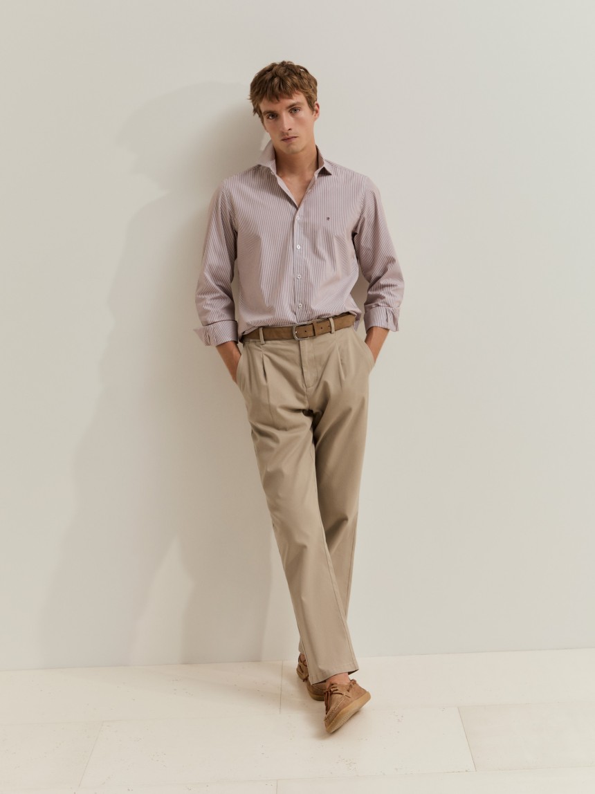 Camisa de corte ajustado a rayas