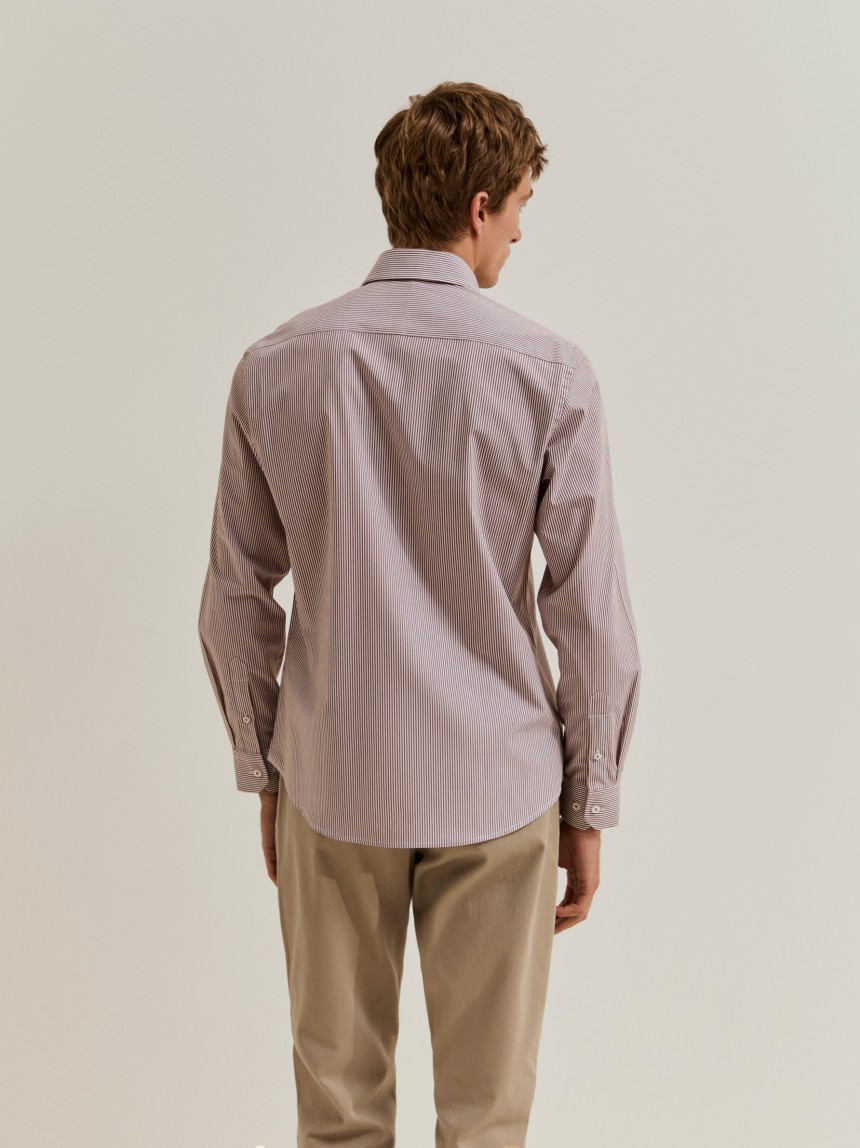 Camisa de corte ajustado a rayas