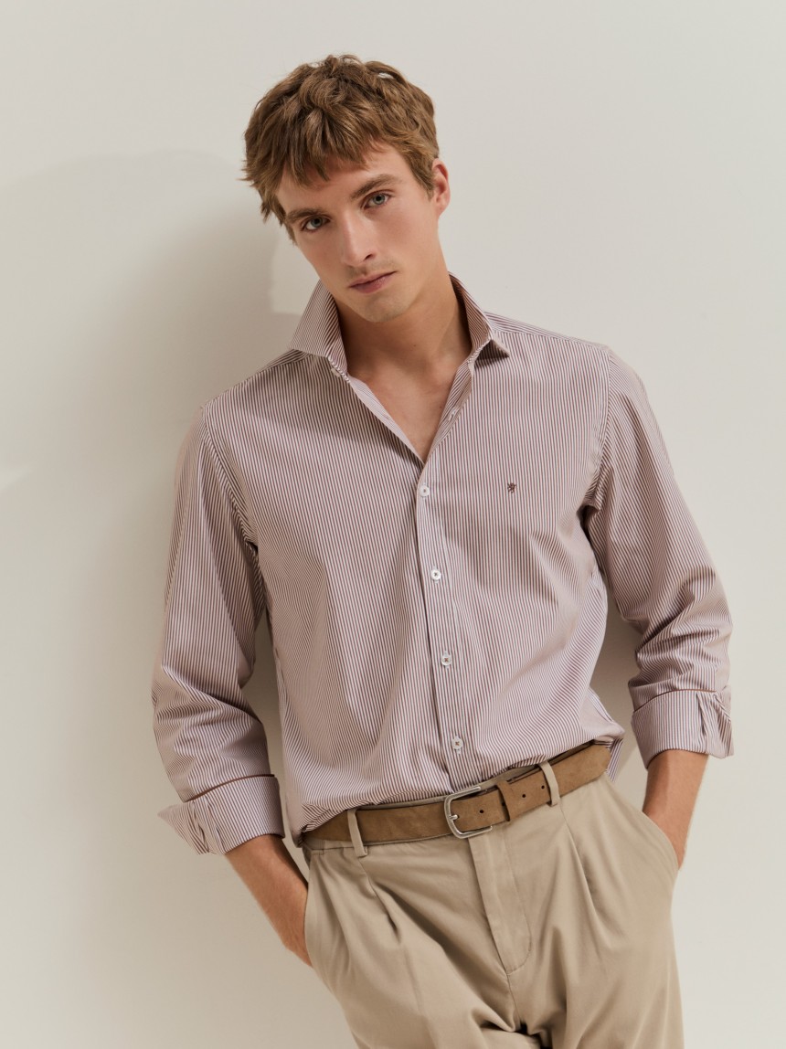 Camisa de corte ajustado a rayas