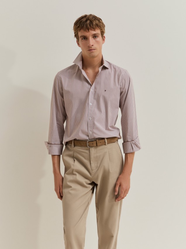 Camisa de corte ajustado a rayas