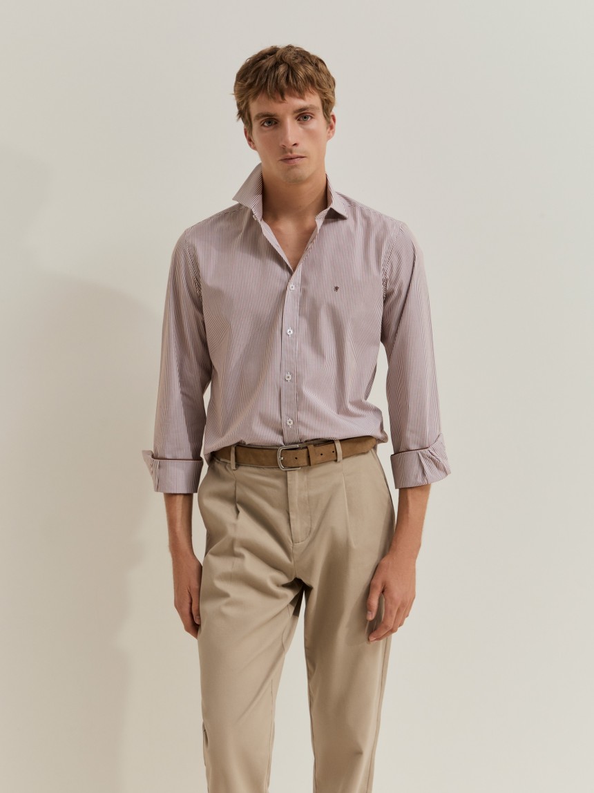 Camisa de corte ajustado a rayas