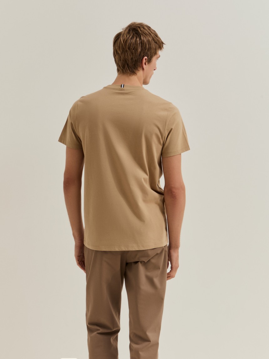T-shirt b�sica de algod�o