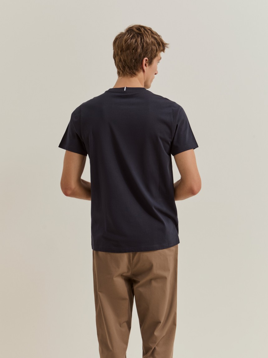 T-shirt b�sica de algod�o