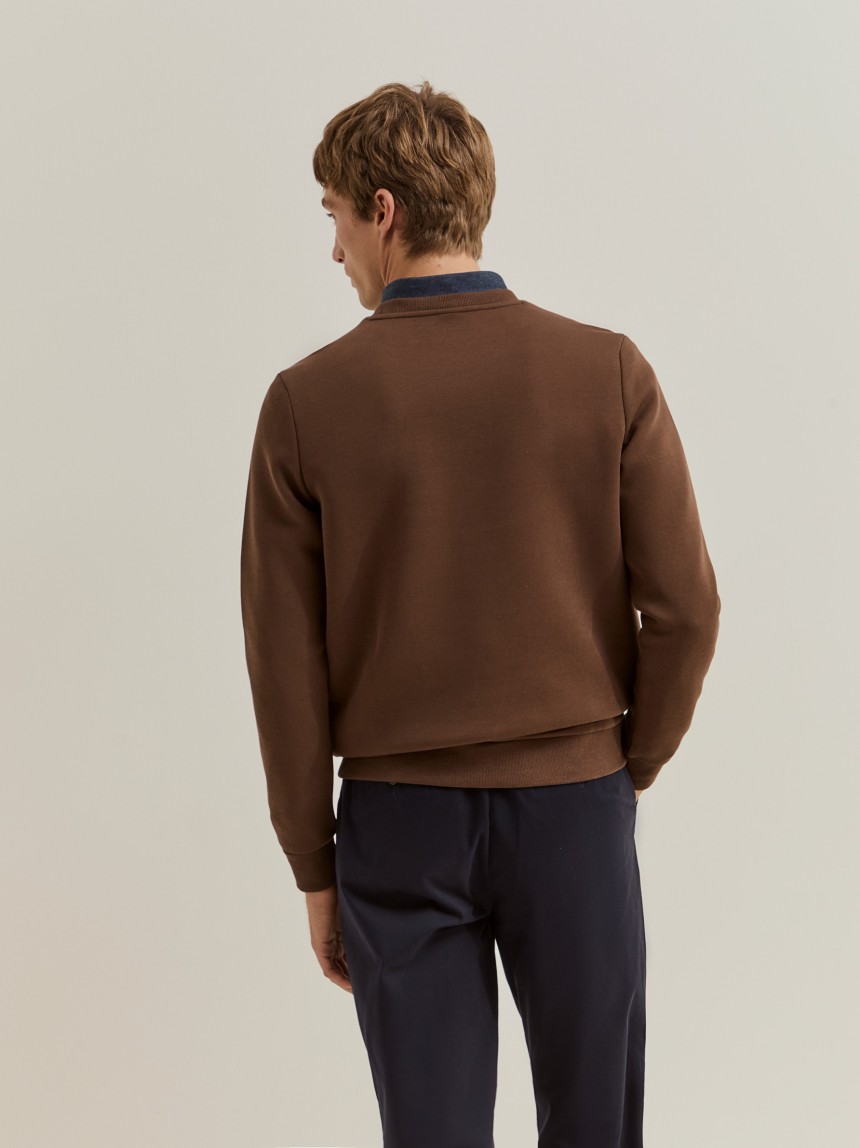 Sweater with logo