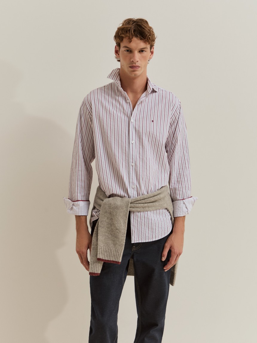 Camisa regular fit �s riscas