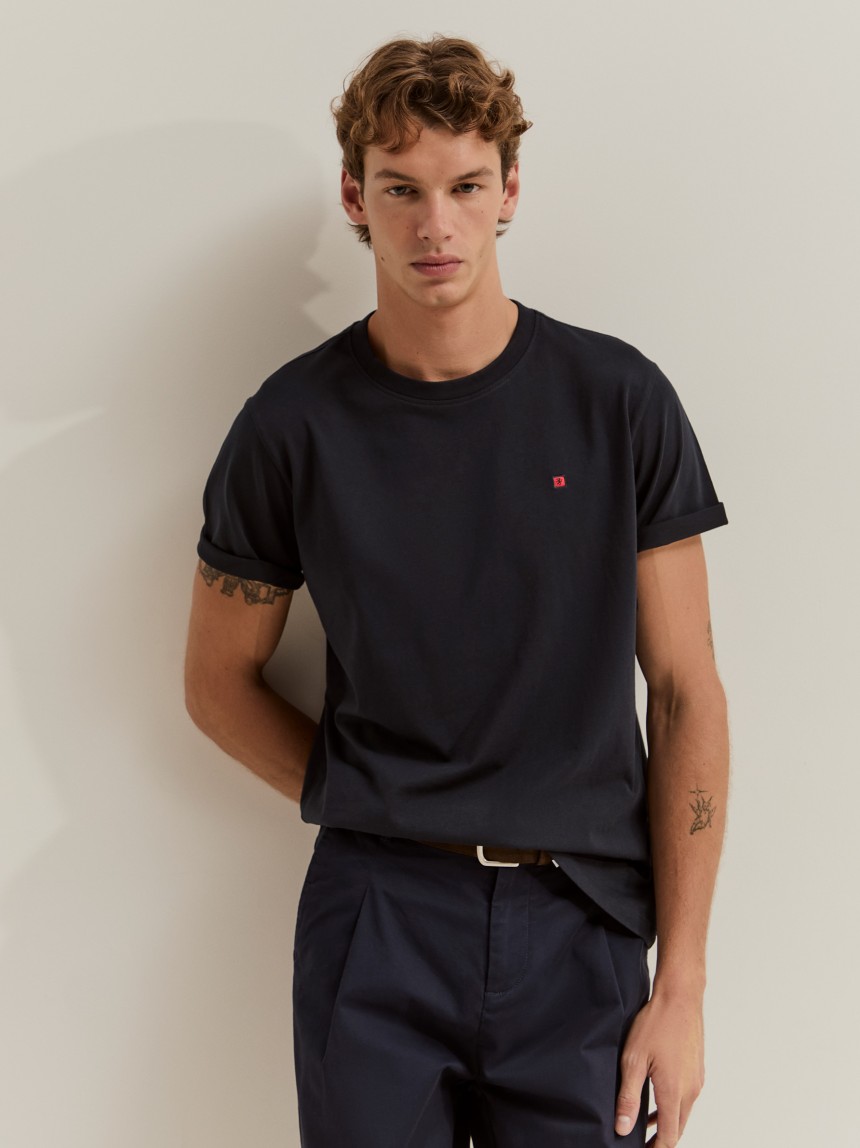 T-shirt b�sica de algod�o