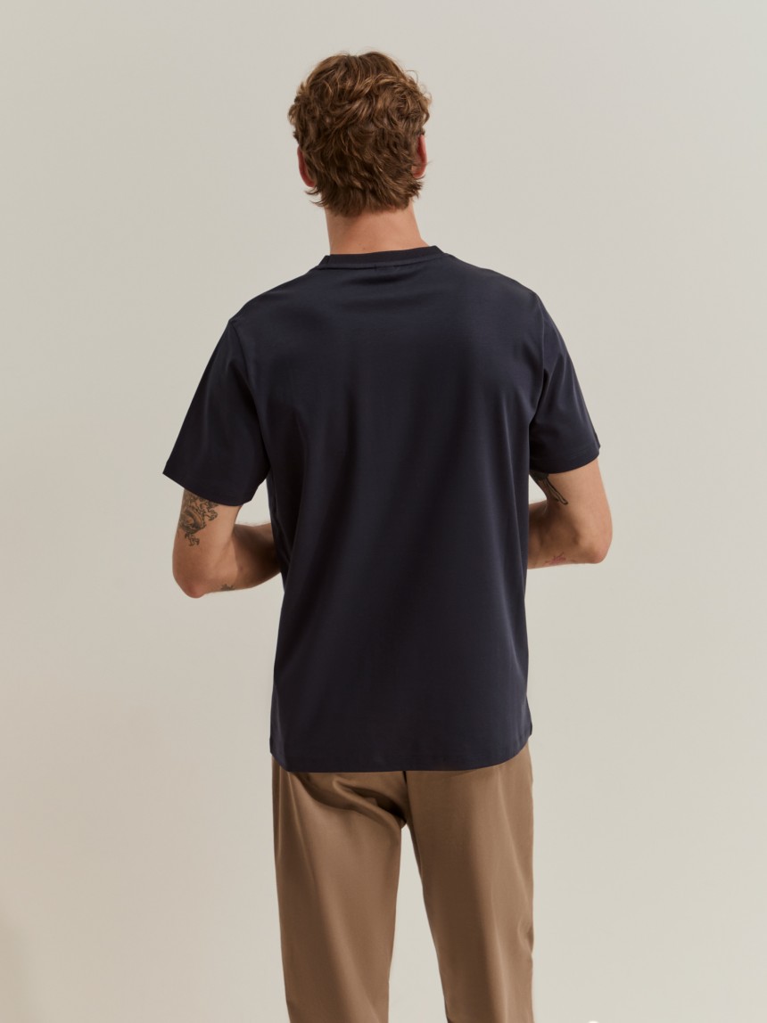 T-shirt b�sica de algod�o