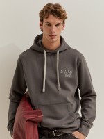 Sweater com capuz