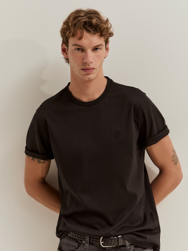 T-shirt b�sica de manga curta