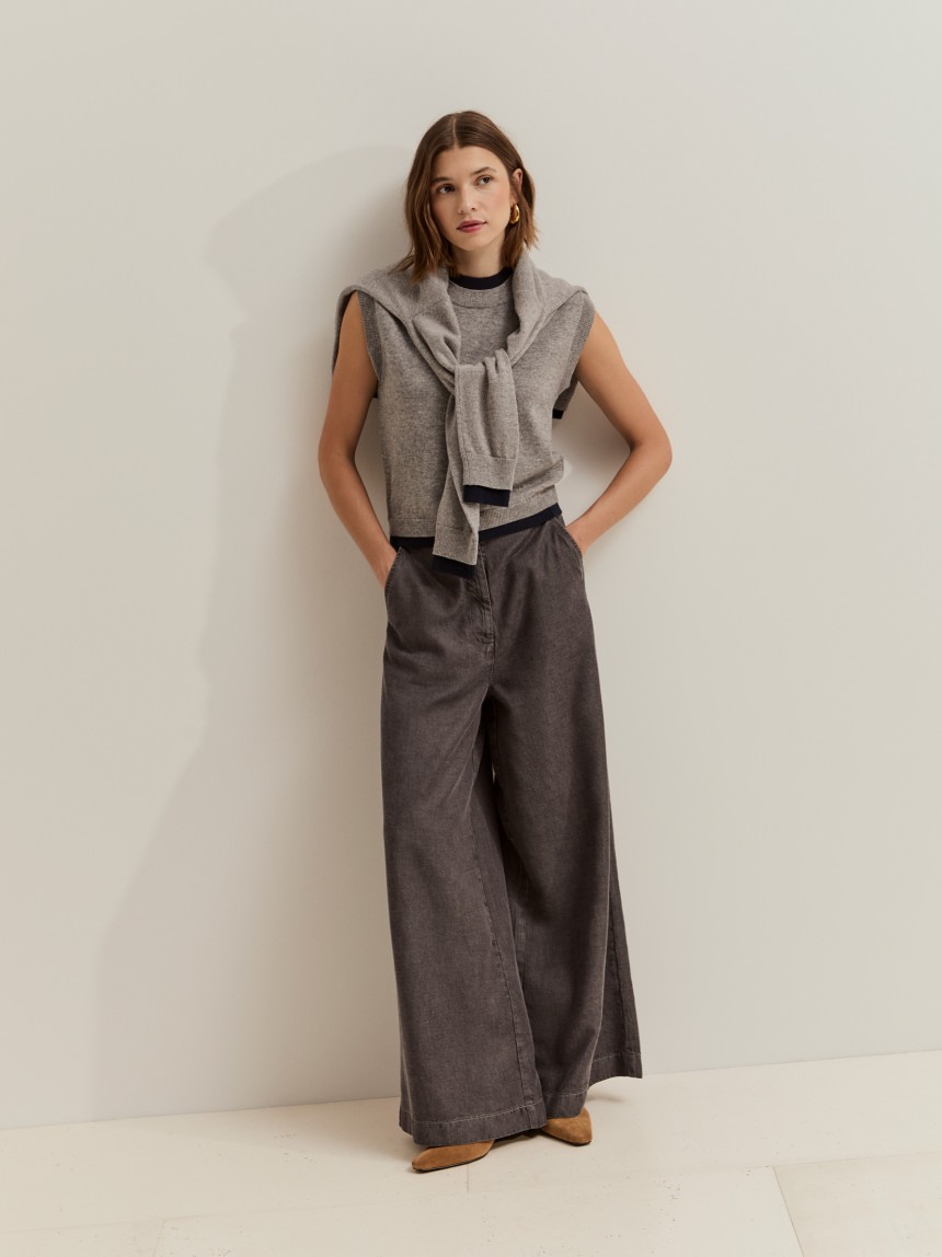 Two-tone wool vest