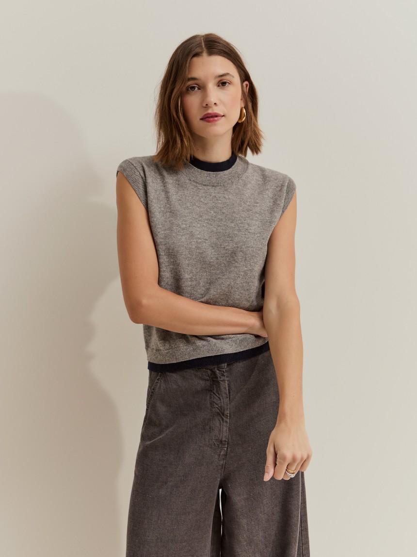 Two-tone wool vest
