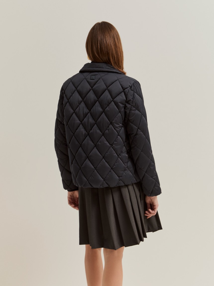 Blus�o curto acolchoado