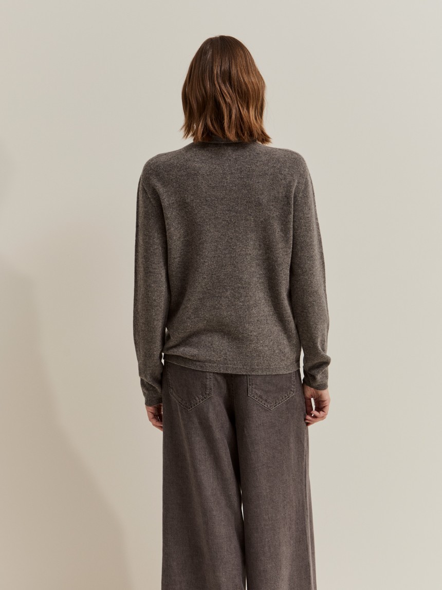 Shimmering turtleneck sweater