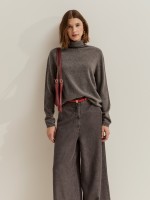 Shimmering turtleneck sweater