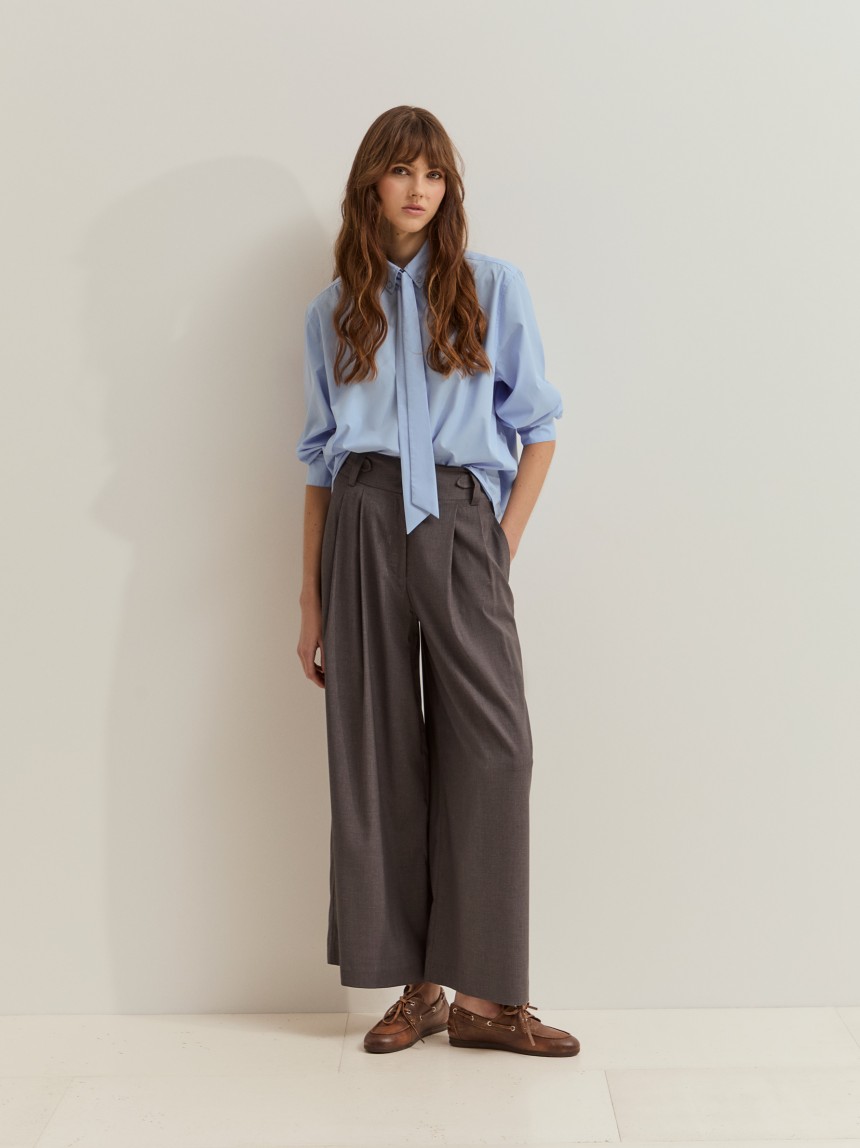Pantalones de corte ancho con pliegues