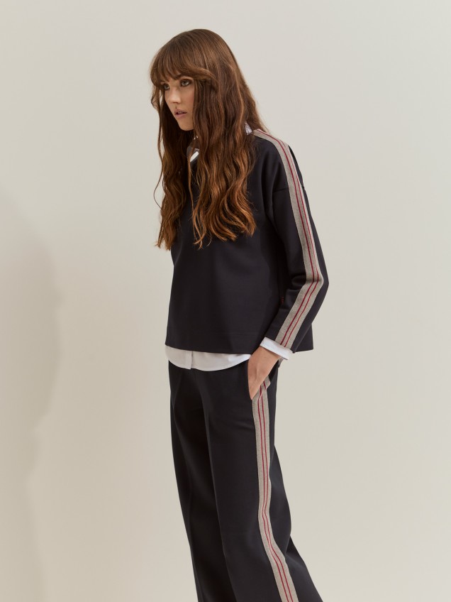 Knitted trousers with side stripes - Image product