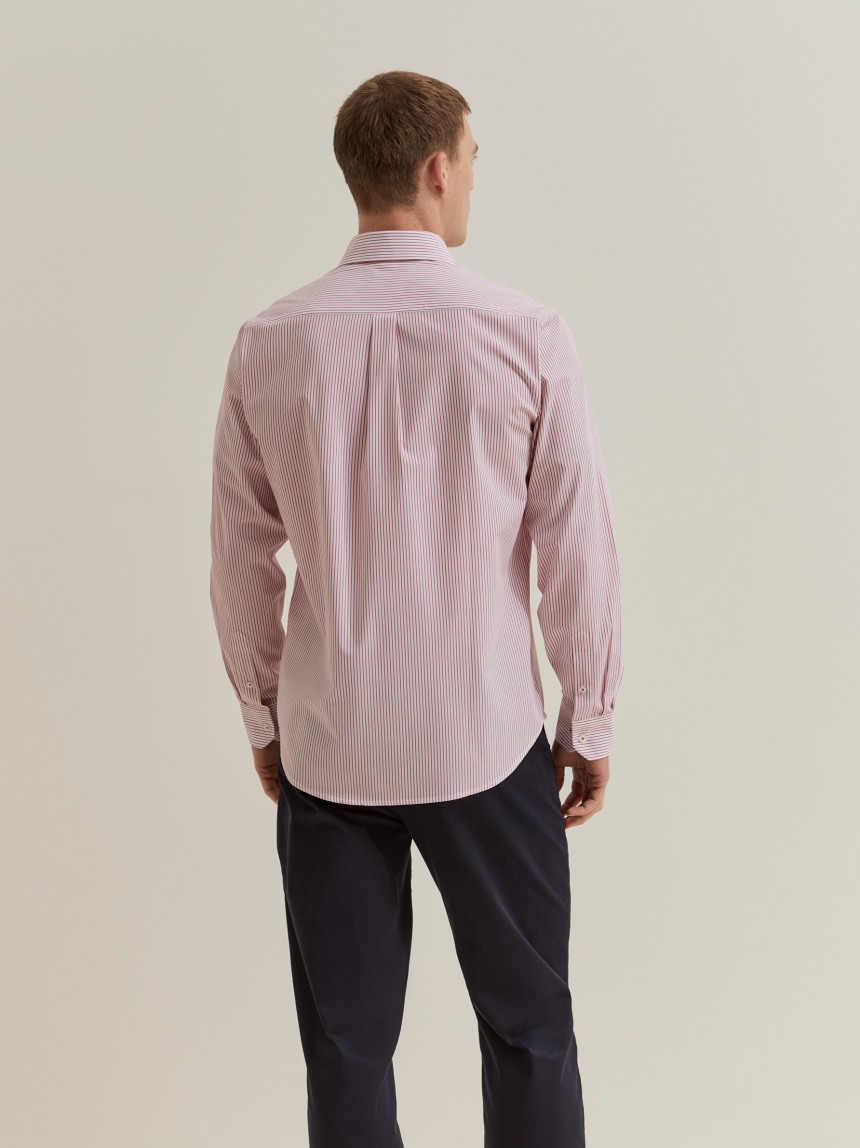 Camisa regular fit �s riscas