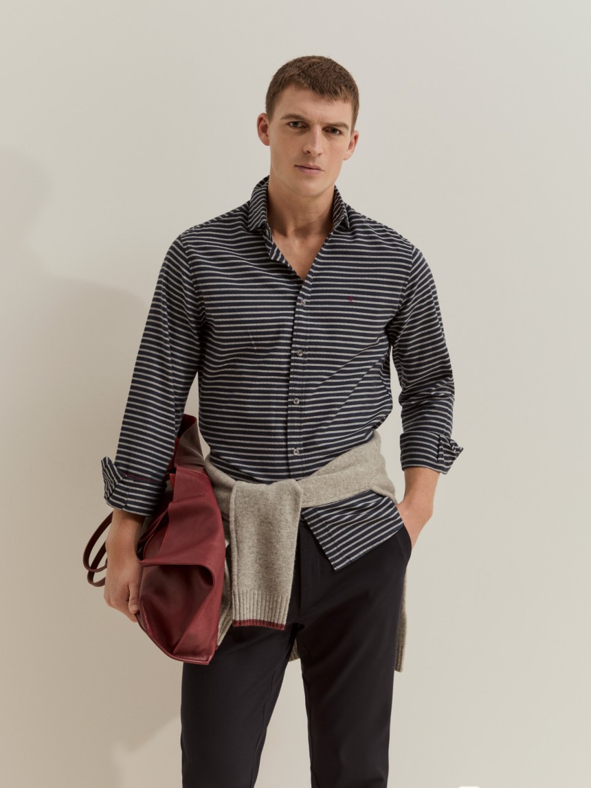 Slim fit striped shirt
