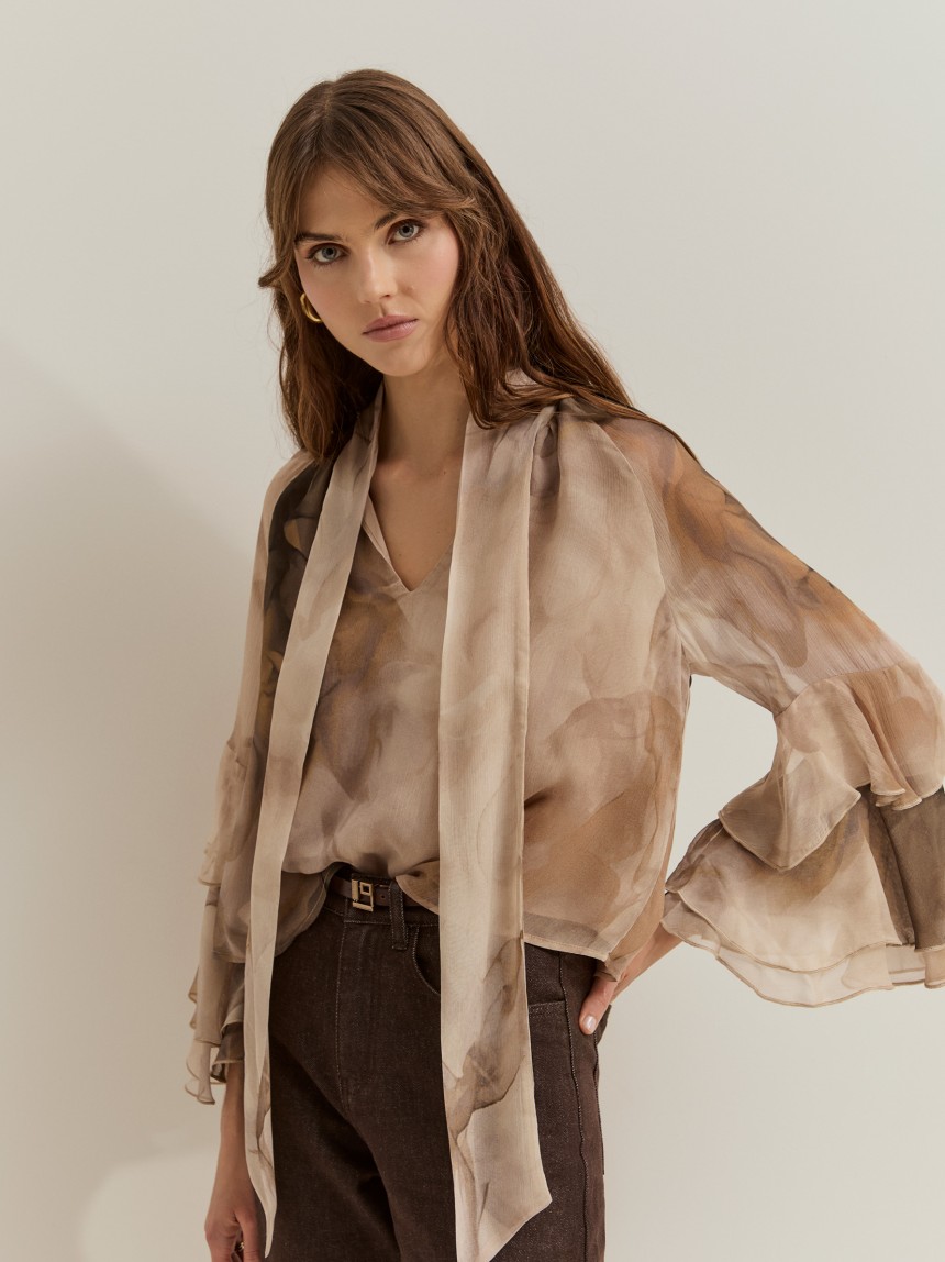 Printed blouse with bow