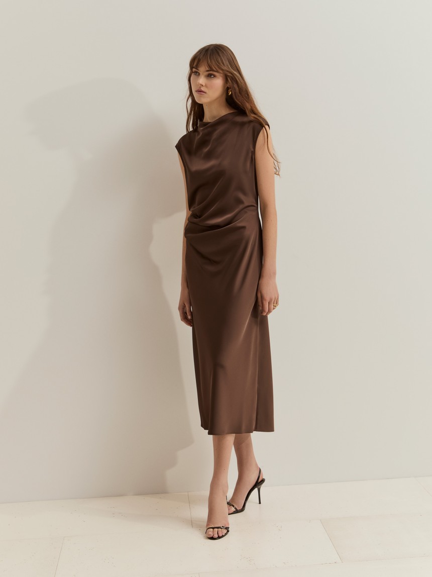 Vestido midi acetinado