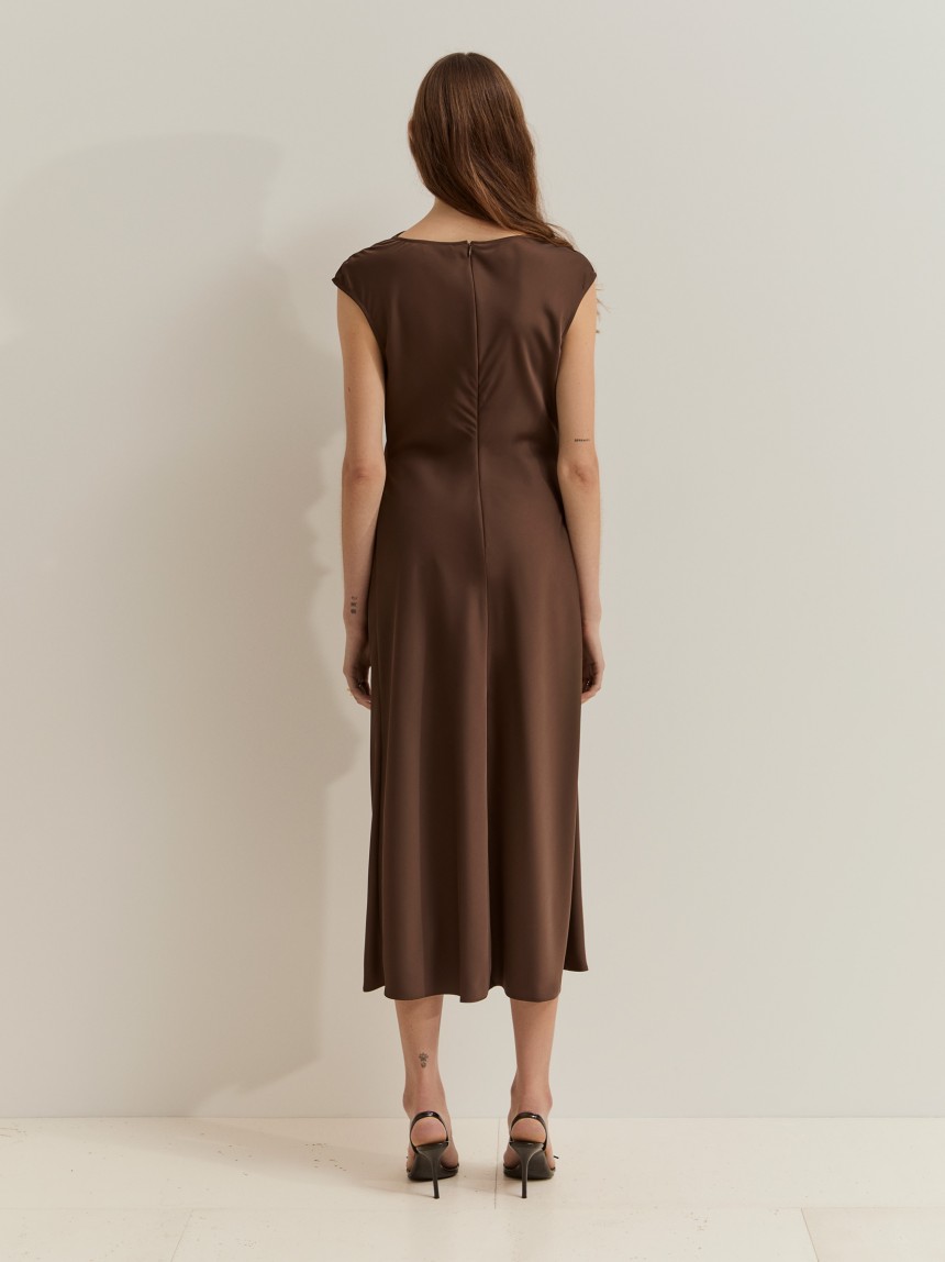 Vestido midi acetinado