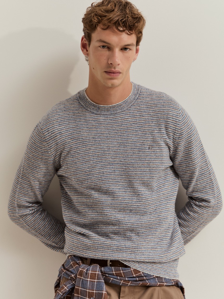 Camisola de malha �s riscas