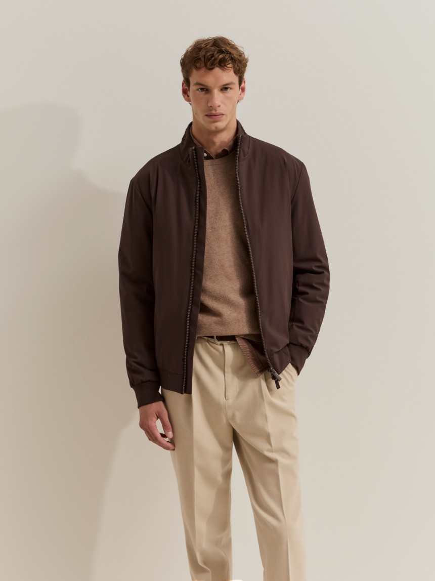 Blus�o em tecido t�cnico