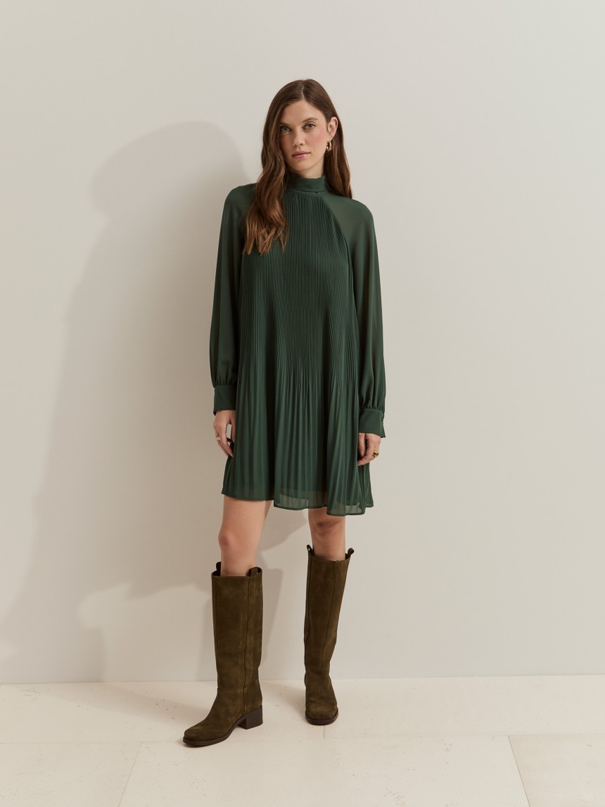 Vestido corto plisado