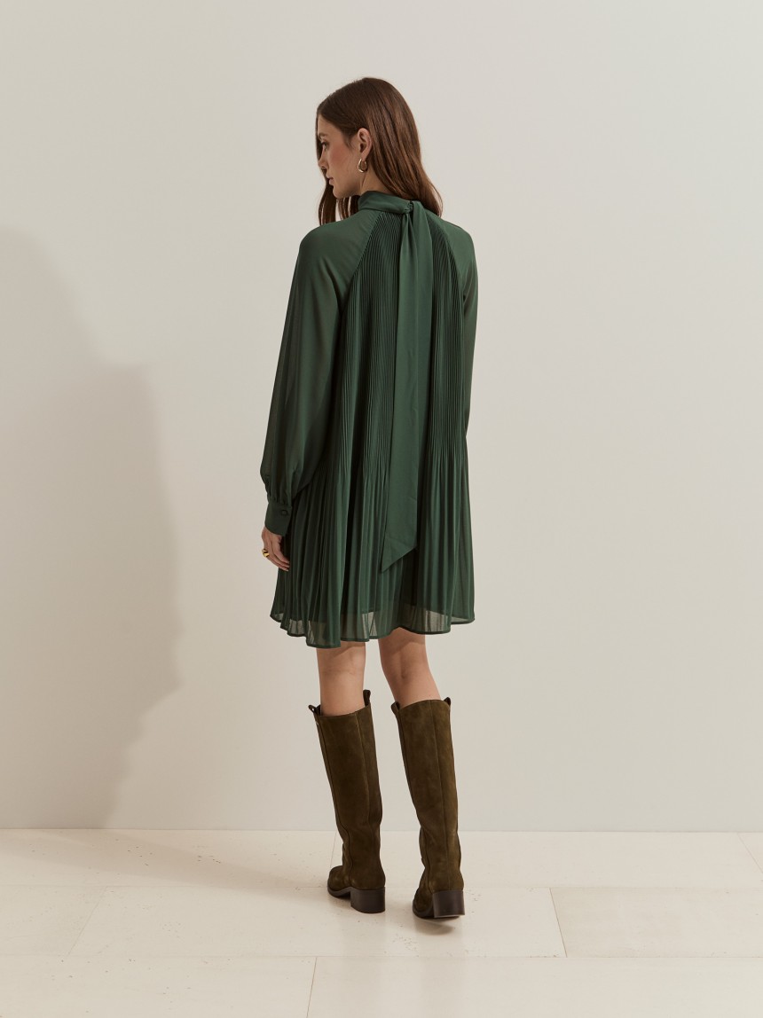 Vestido corto plisado