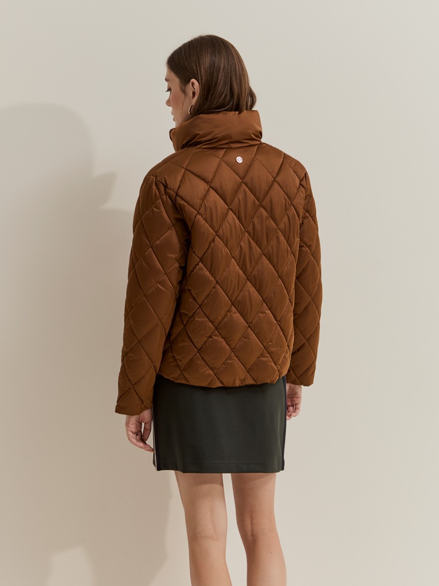 Blus�o acolchoado com losangos