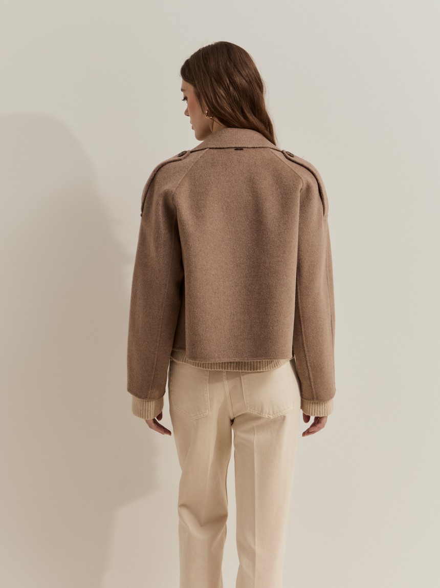 Chaqueta corta de lana